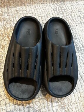 UGG womens Black Foam Slide Sandals size 8
